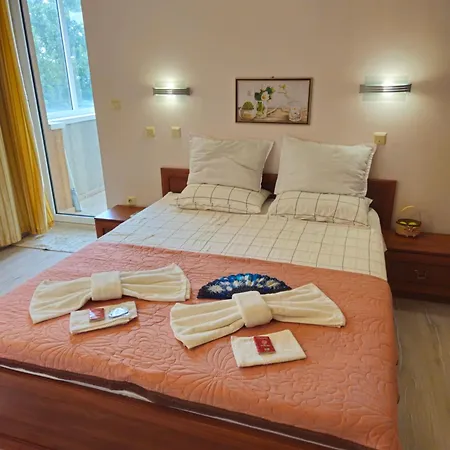 Apartament Milushevi Złote Piaski